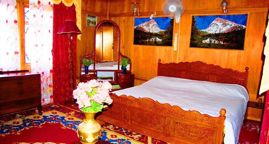 House Boat Taj Palace 2, Srinagar 4